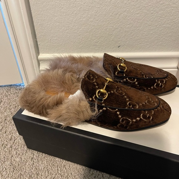 Brown Gucci Velvet GG Monogram Fur Womens Princetown Slippers - Picture 2 of 5